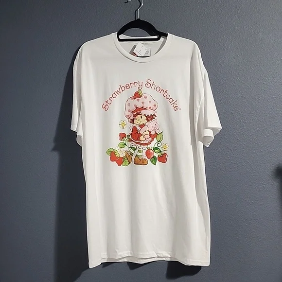 Strawberry Shortcake Graphic T-Shirt - Picture 2 of 4